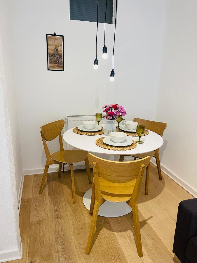 Ground Floor 1 Bedroom Flat In The City Centre Edinburgh Exterior photo