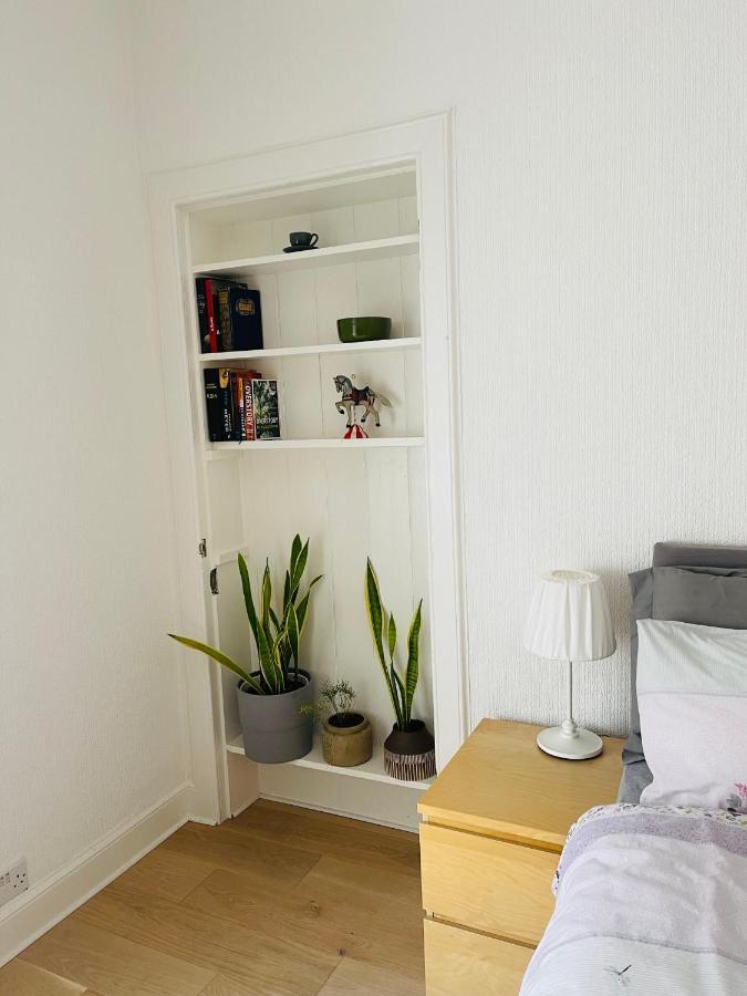 Ground Floor 1 Bedroom Flat In The City Centre Edinburgh Exterior photo