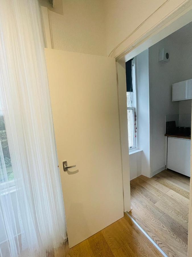 Ground Floor 1 Bedroom Flat In The City Centre Edinburgh Exterior photo